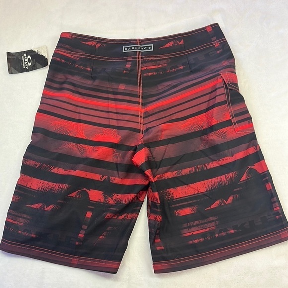 Oakley Vault Exclusive Redline Pleasure Board-shorts Swim NWT Size 31 - Picture 2 of 9